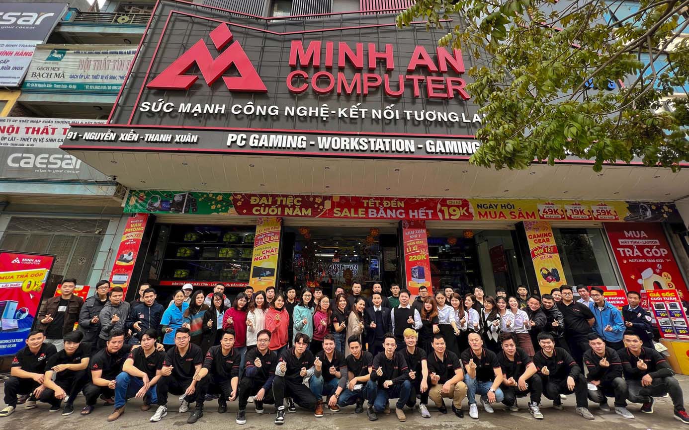 Đội ngũ nhân viên phòng net chuyên nghiệp của Minh An Computer