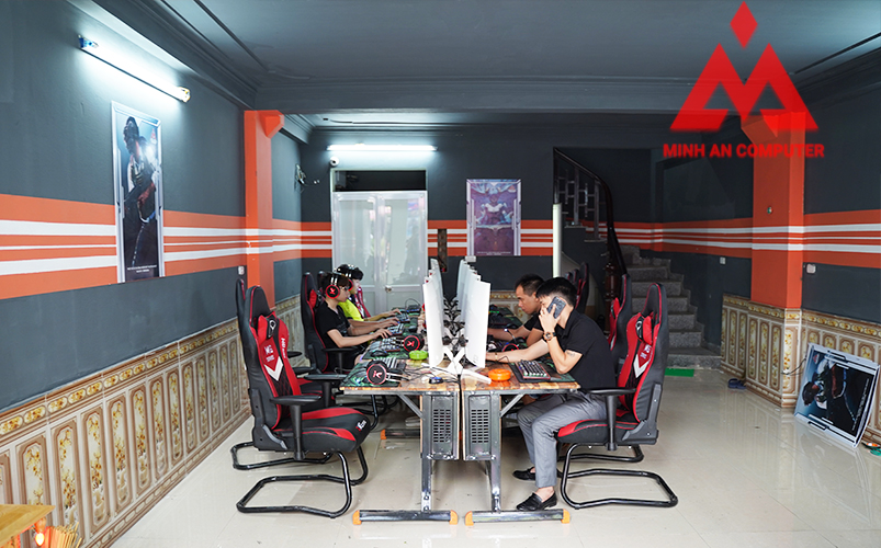 phòng net tại Mậu Lương thu hút rất đông khách hàng