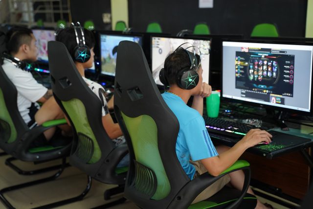 Mở quan net ở quê ảnh 1